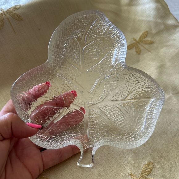 Vintage Hazel Atlas Clear Textured Leaf Design Divided Nut / Candy / Relish Dish - Picture 1 of 7